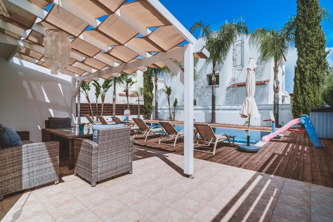 Amphitrite Villa Paralímni Eksteriør bilde