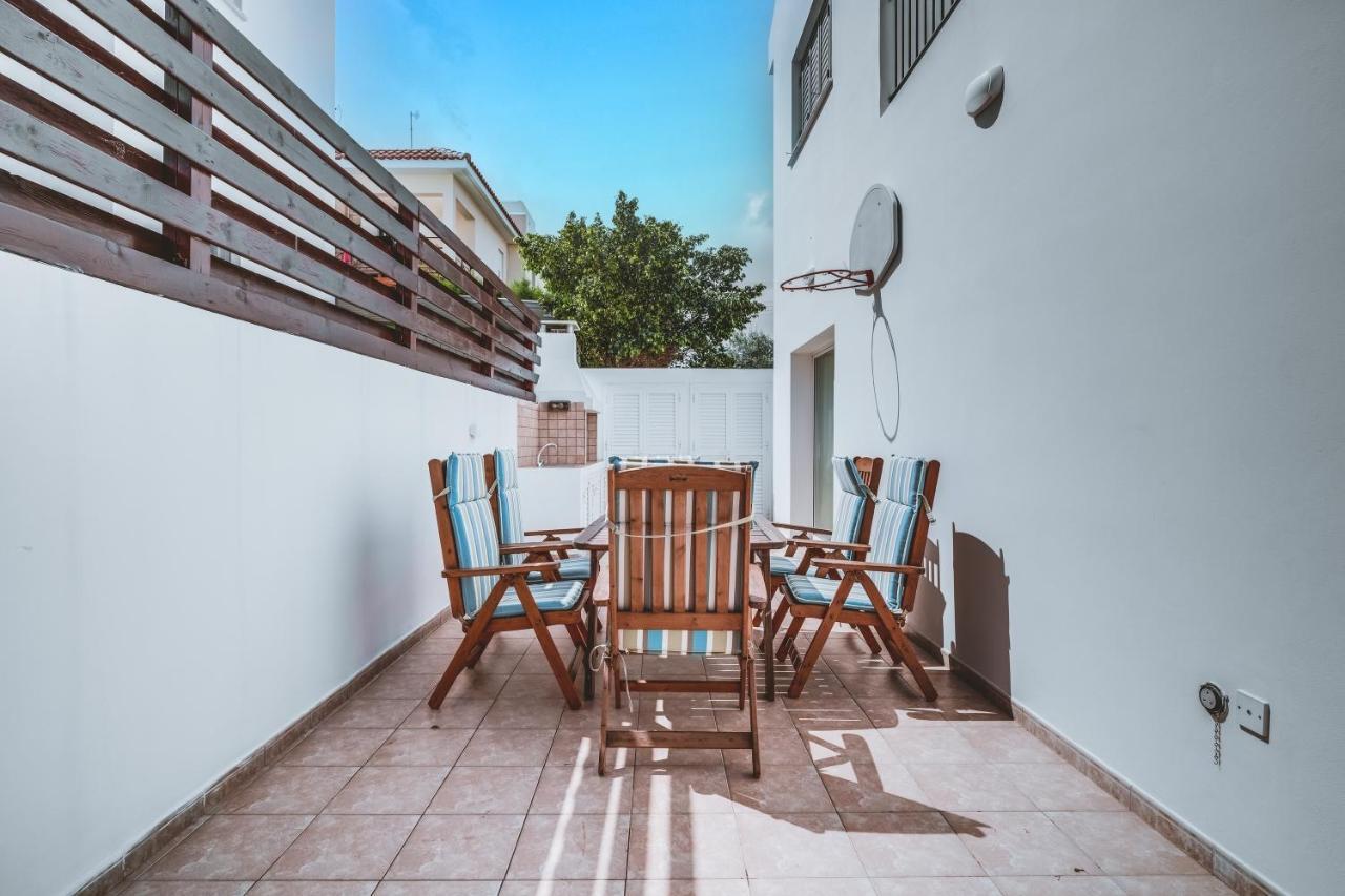 Amphitrite Villa Paralímni Eksteriør bilde
